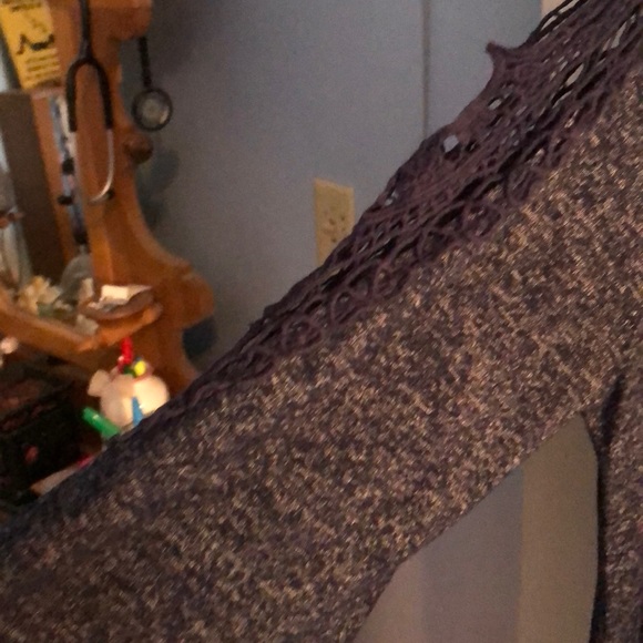 Blue cold shoulder blouse - Picture 2 of 3